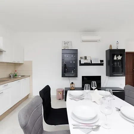 Apartments And Room Ljubica Lopar Extérieur photo