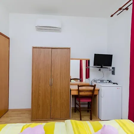 Apartments And Room Ljubica Lopar Extérieur photo