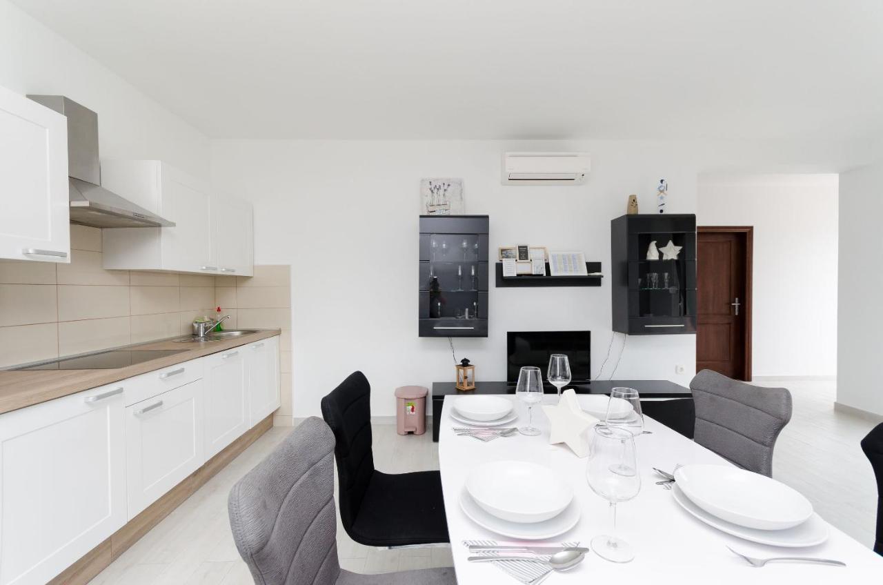 Apartment And Ljubica Lopar